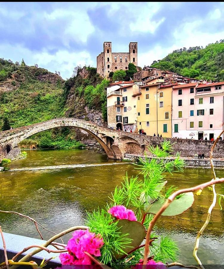 A Casa Di Fede Dolceacqua Exterior photo